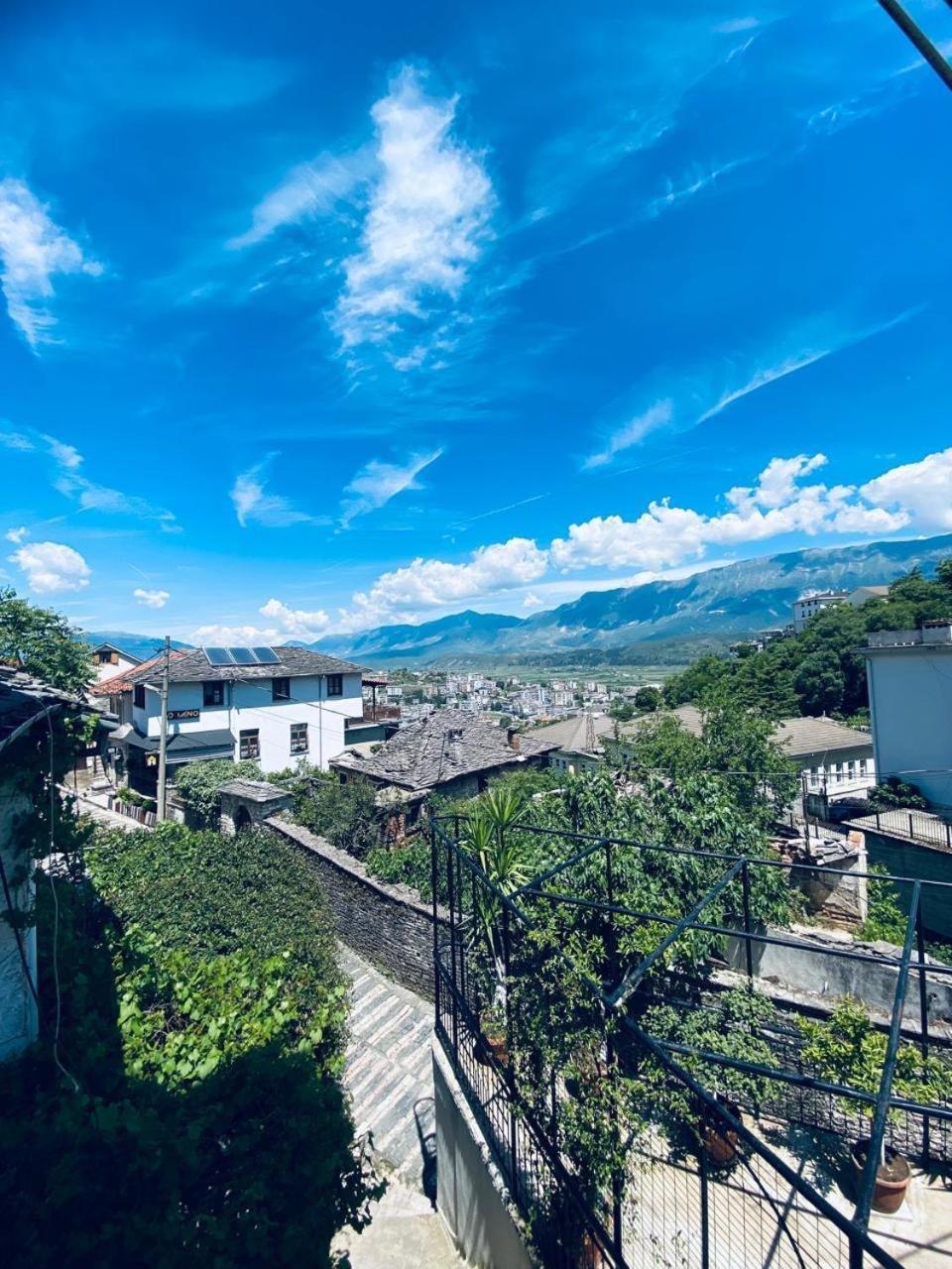 Hida Guest House Gjirokastër Eksteriør billede