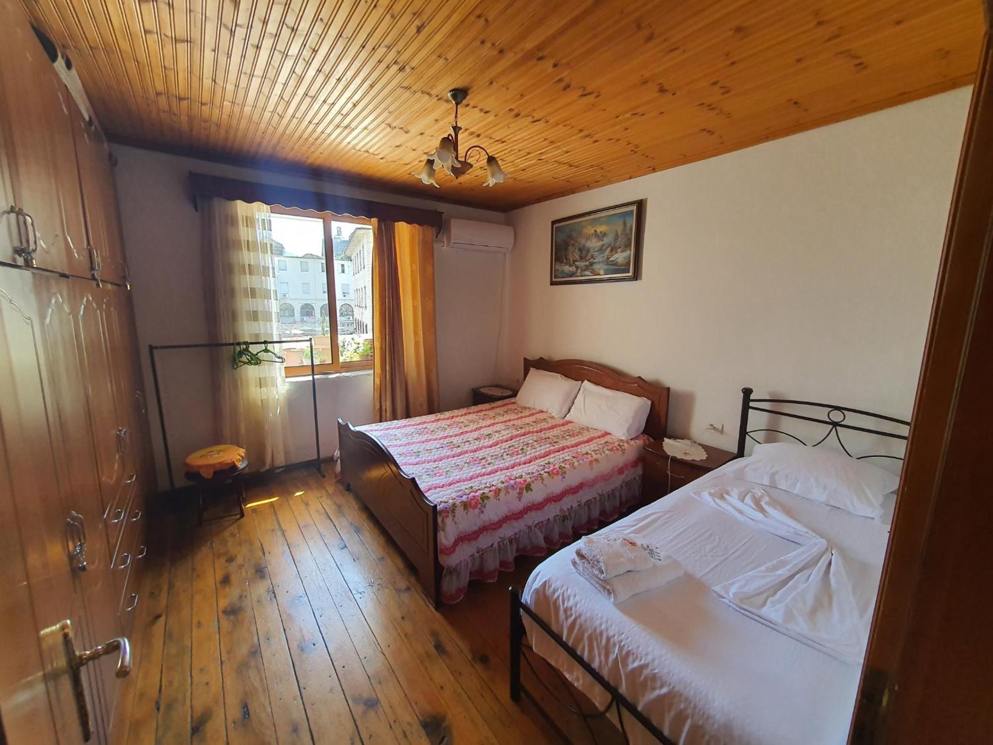 Hida Guest House Gjirokastër Eksteriør billede